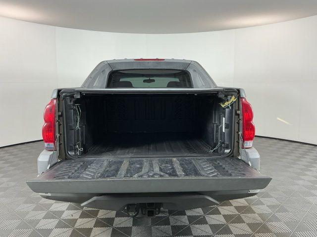 used 2002 Chevrolet Avalanche car, priced at $5,171