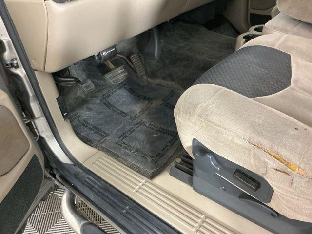 used 2002 Chevrolet Avalanche car, priced at $5,171