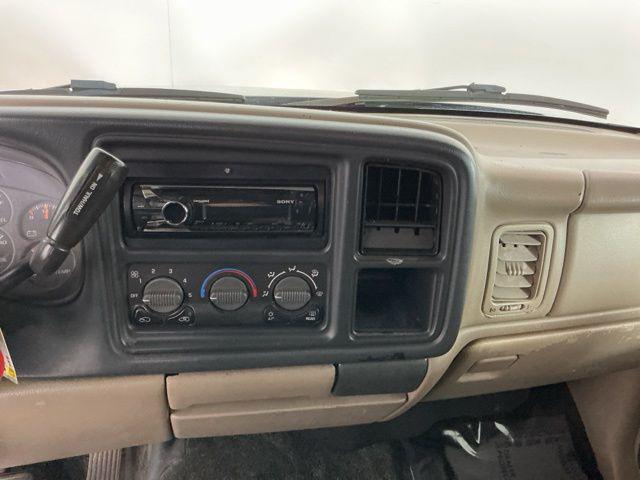 used 2002 Chevrolet Avalanche car, priced at $5,171