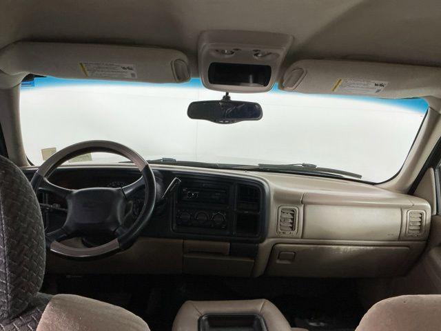 used 2002 Chevrolet Avalanche car, priced at $5,171