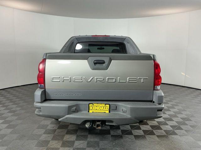 used 2002 Chevrolet Avalanche car, priced at $5,171