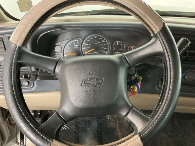 used 2002 Chevrolet Avalanche car, priced at $5,171