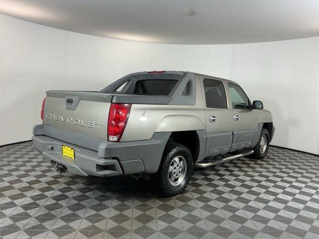 used 2002 Chevrolet Avalanche car, priced at $5,171