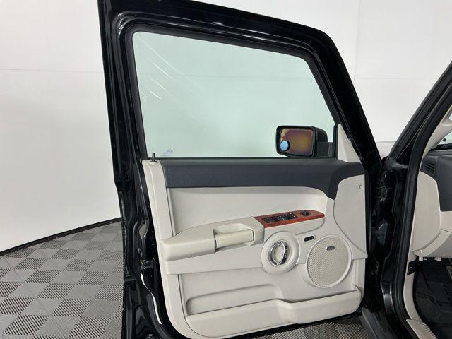 used 2007 Jeep Commander car, priced at $8,971