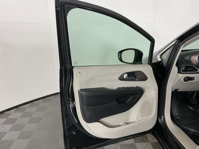 used 2018 Chrysler Pacifica car, priced at $11,971