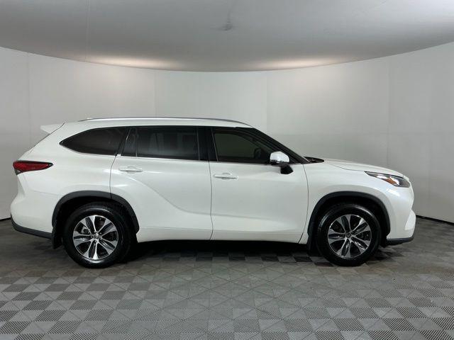 used 2020 Toyota Highlander car, priced at $29,971