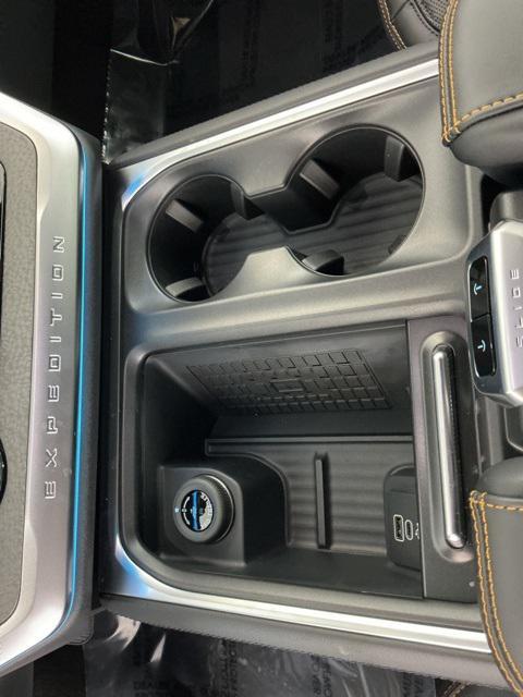 new 2025 Ford Expedition car, priced at $87,115