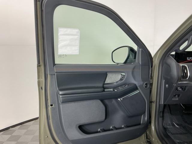 new 2025 Ford Expedition car, priced at $86,120