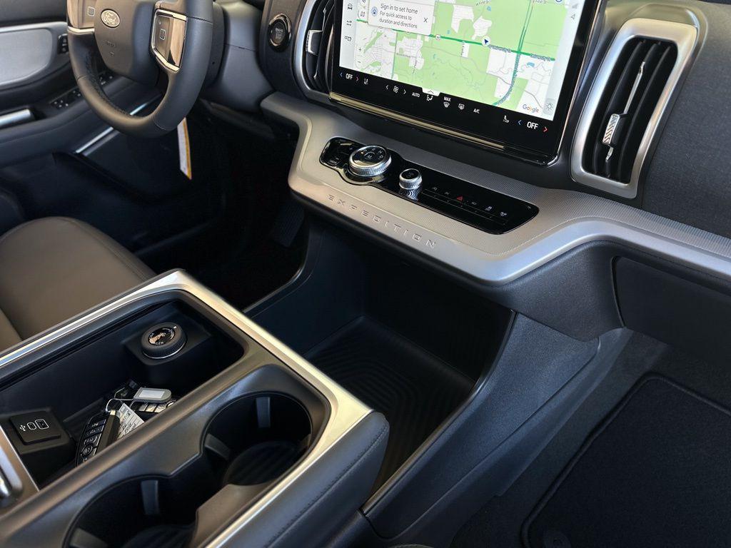new 2026 Ford Expedition car, priced at $71,340