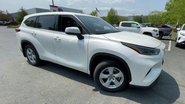 used 2021 Toyota Highlander car, priced at $28,900