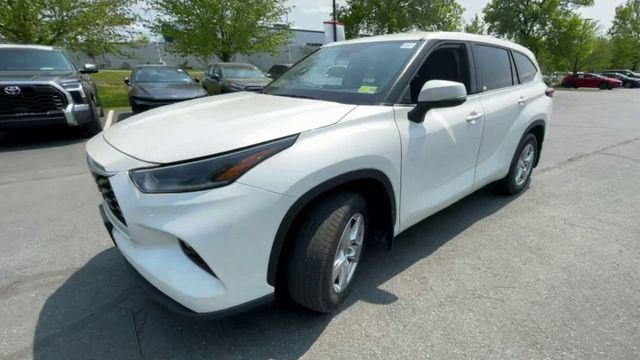 used 2021 Toyota Highlander car, priced at $28,900