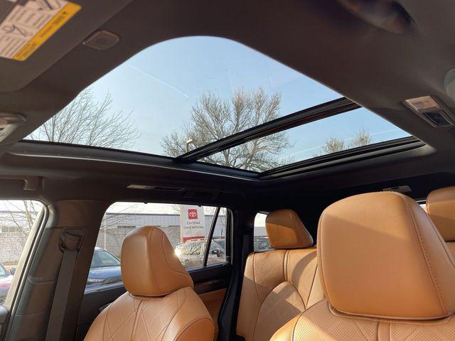 used 2023 Toyota Highlander car, priced at $40,500