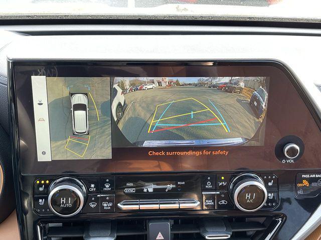 used 2023 Toyota Highlander car, priced at $40,500