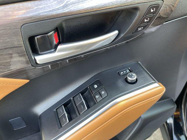 used 2023 Toyota Highlander car, priced at $40,500