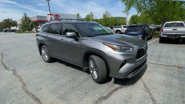 new 2026 Toyota Highlander car, priced at $57,541