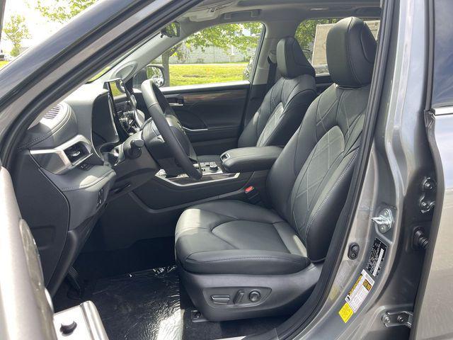 new 2026 Toyota Highlander car, priced at $57,541