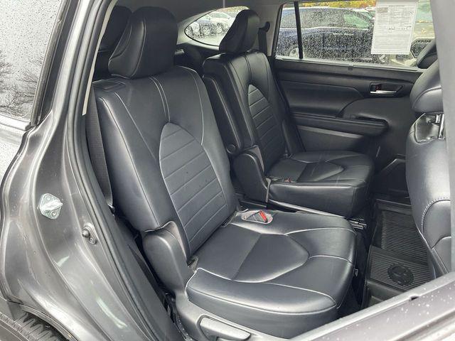 used 2023 Toyota Highlander car, priced at $36,400