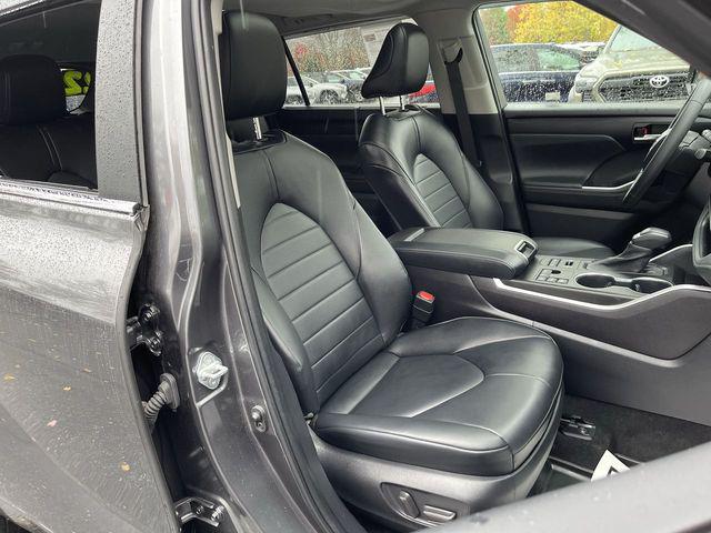 used 2023 Toyota Highlander car, priced at $36,400