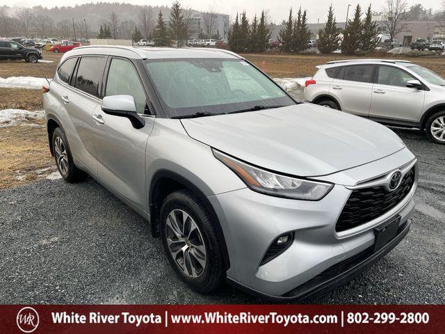 used 2020 Toyota Highlander car, priced at $26,900
