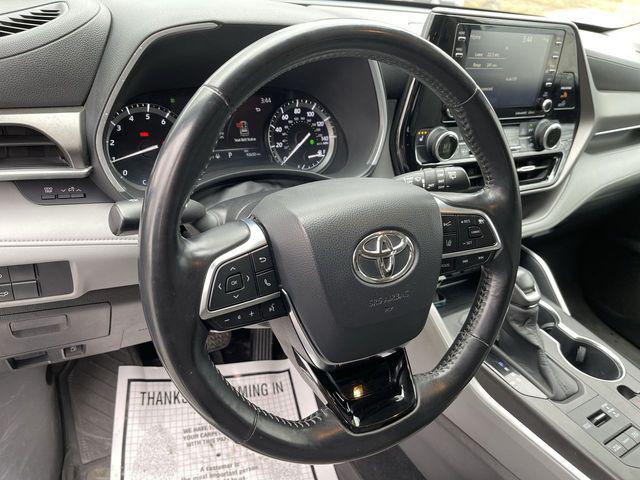 used 2020 Toyota Highlander car, priced at $26,900