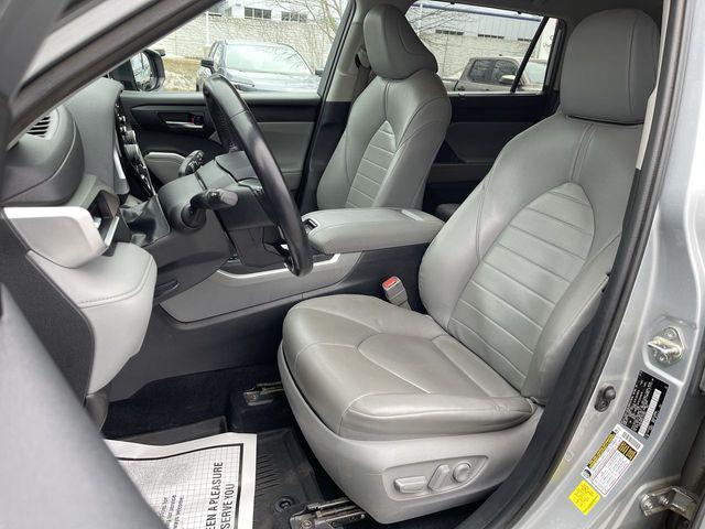 used 2020 Toyota Highlander car, priced at $26,900