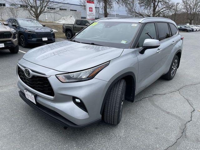 used 2020 Toyota Highlander car, priced at $26,900