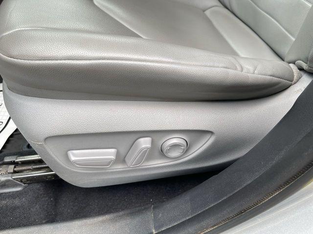 used 2020 Toyota Highlander car, priced at $26,900