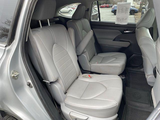 used 2020 Toyota Highlander car, priced at $26,900