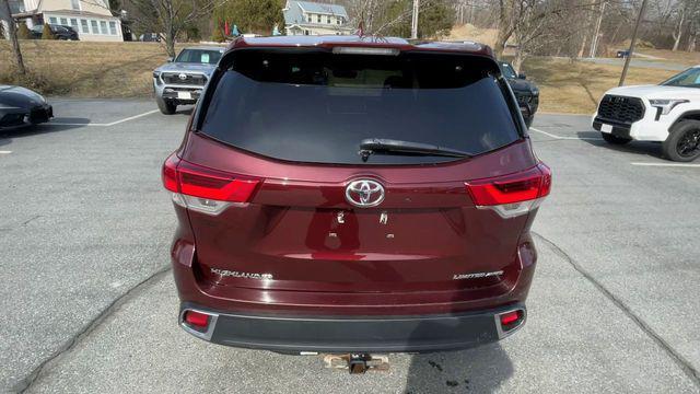 used 2019 Toyota Highlander car, priced at $26,900