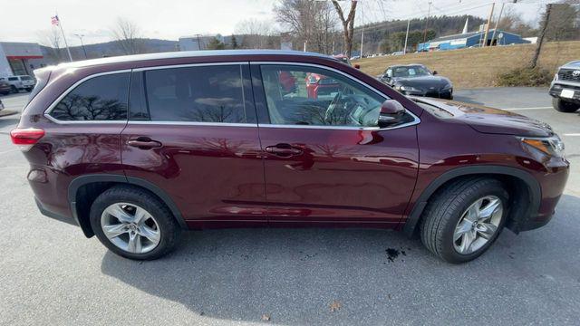 used 2019 Toyota Highlander car, priced at $26,900