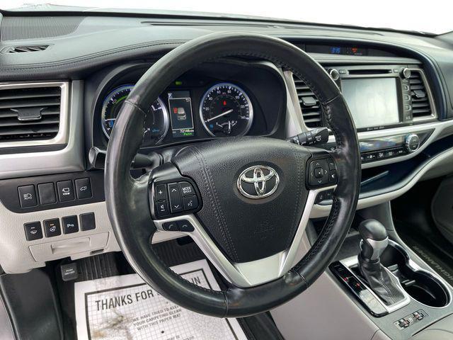 used 2019 Toyota Highlander Hybrid car, priced at $29,500