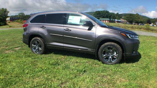 used 2019 Toyota Highlander Hybrid car, priced at $29,500
