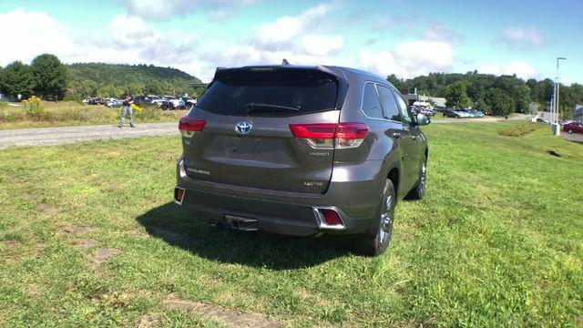 used 2019 Toyota Highlander Hybrid car, priced at $29,500