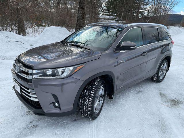 used 2019 Toyota Highlander Hybrid car, priced at $29,500