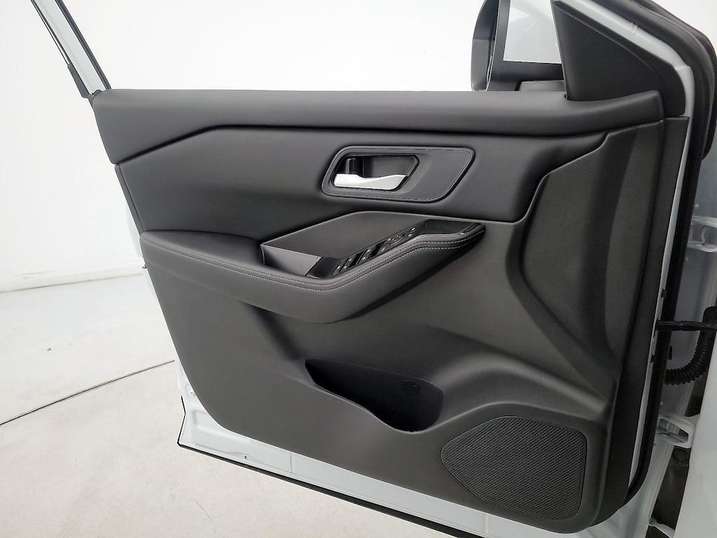 used 2025 Nissan Rogue car, priced at $26,998