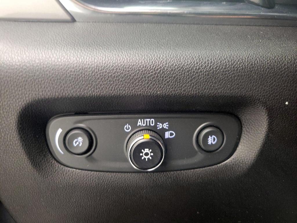 used 2021 Chevrolet Traverse car, priced at $29,998