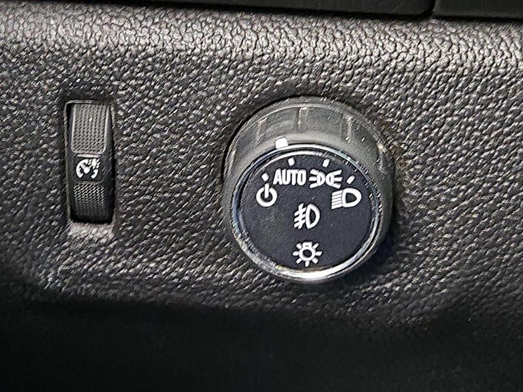 used 2015 Chevrolet Colorado car, priced at $20,998