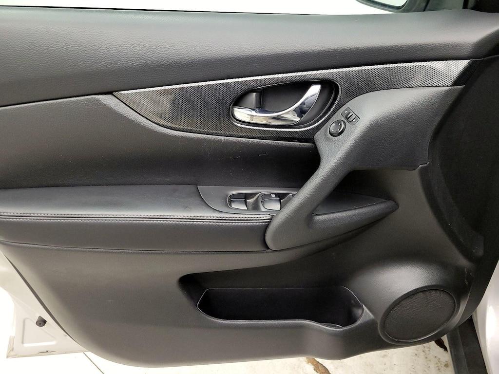 used 2016 Nissan Rogue car, priced at $14,599