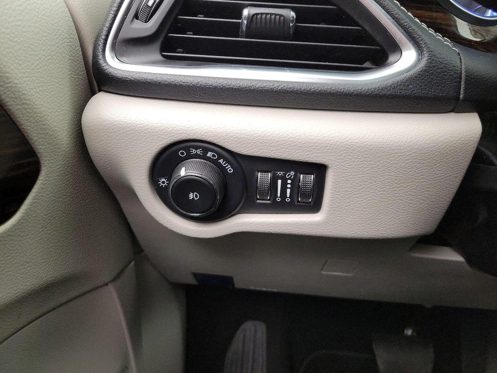 used 2023 Chrysler Pacifica car, priced at $28,998