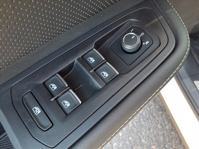 new 2026 Volkswagen Atlas Cross Sport car, priced at $46,881