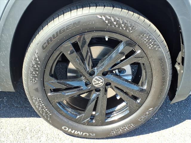 new 2026 Volkswagen Atlas Cross Sport car, priced at $51,876