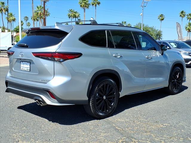 used 2023 Toyota Highlander car, priced at $36,598