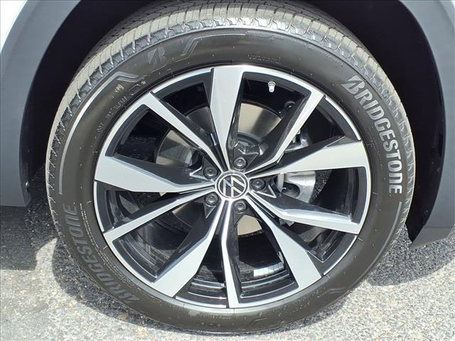 new 2026 Volkswagen Atlas car, priced at $56,804