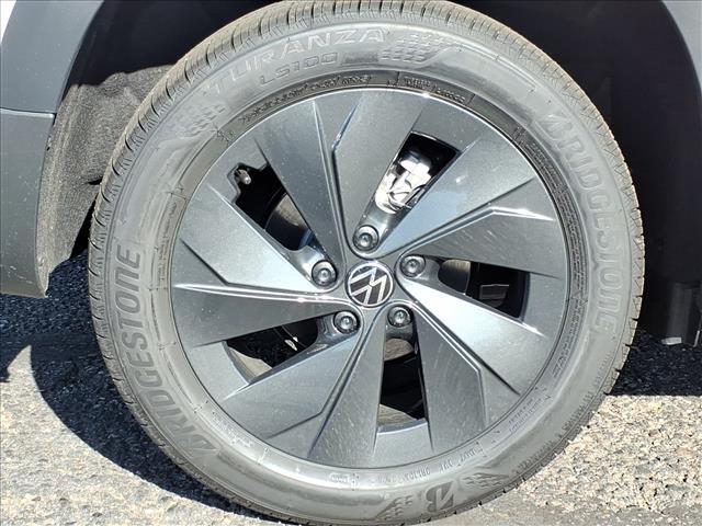 new 2026 Volkswagen Taos car, priced at $27,576