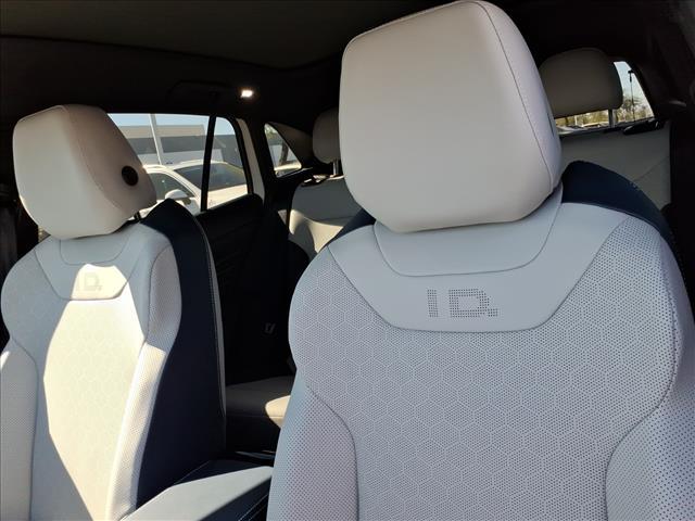 new 2025 Volkswagen ID.4 car, priced at $50,926