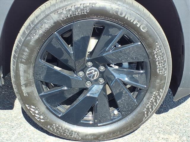 new 2026 Volkswagen Atlas car, priced at $46,648