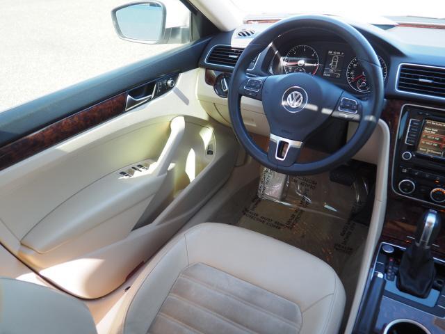 used 2013 Volkswagen Passat car