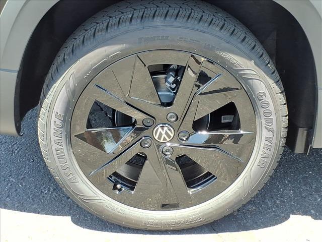 new 2026 Volkswagen Taos car, priced at $32,303