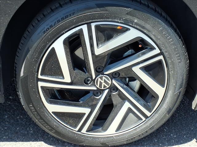used 2024 Volkswagen Jetta car, priced at $23,097