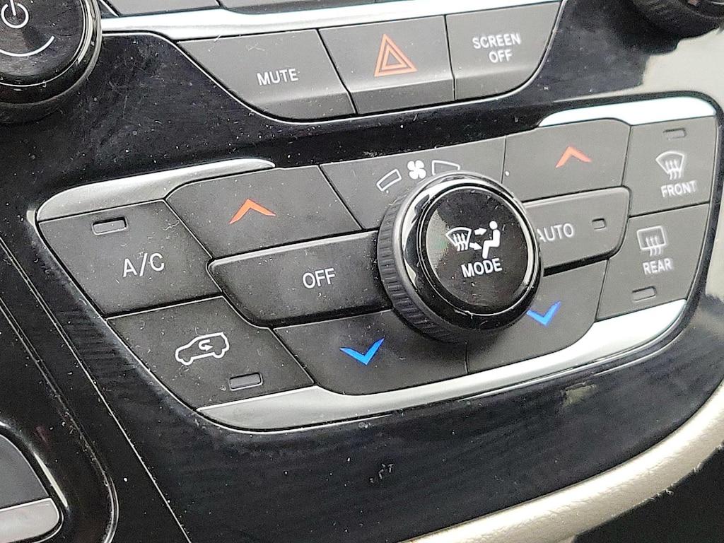 used 2023 Chrysler Pacifica car, priced at $25,998